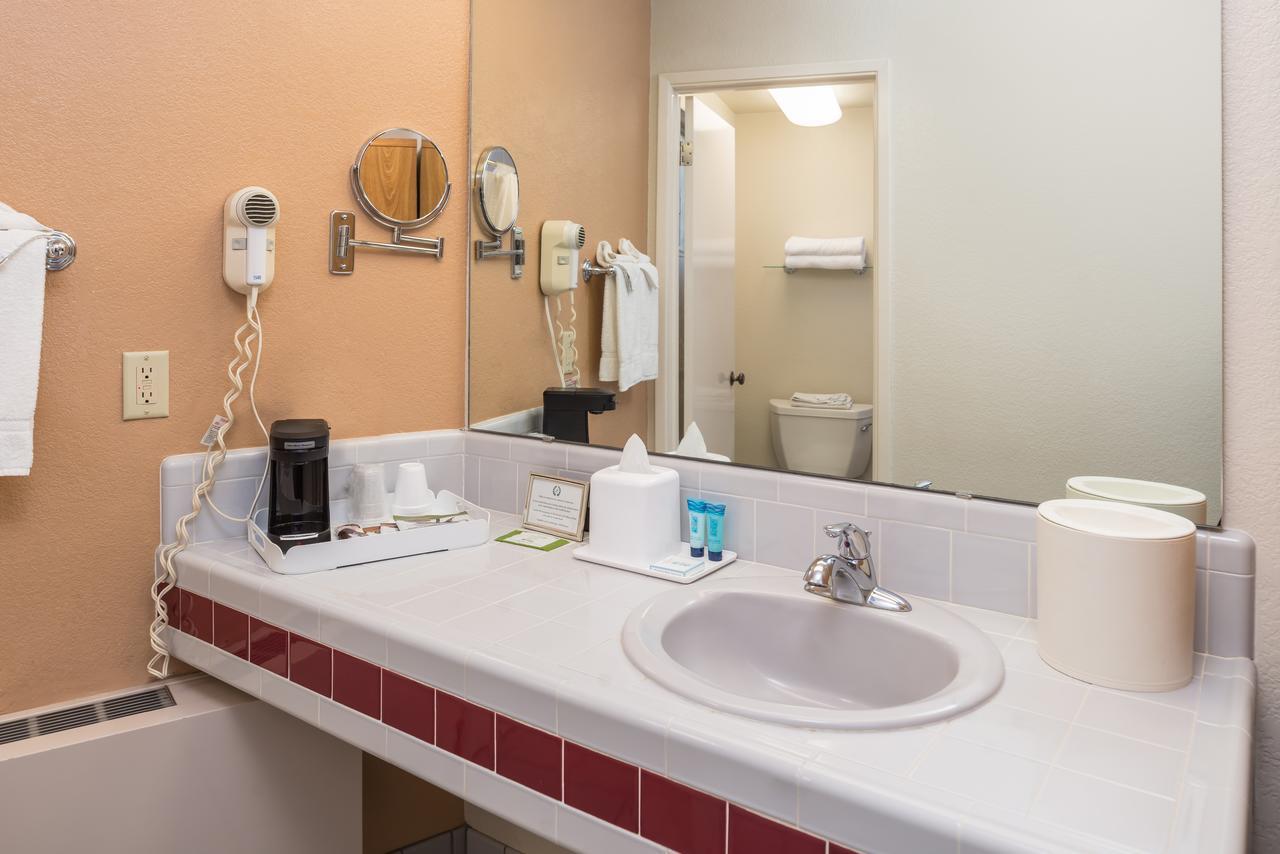 Laurel Inn & Conference Center Salinas Ngoại thất bức ảnh